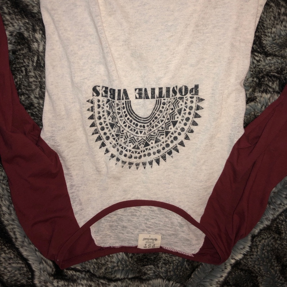 NORDSTROM POSITIVE VIBES TEE SIZE SMALL